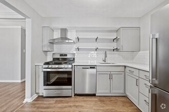 Building Photo - 4608 Coleridge St