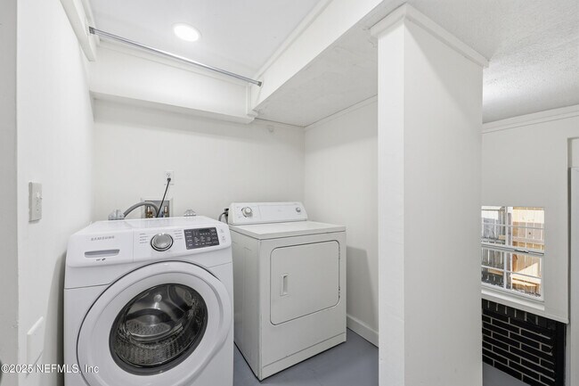 Building Photo - 2755 Green St