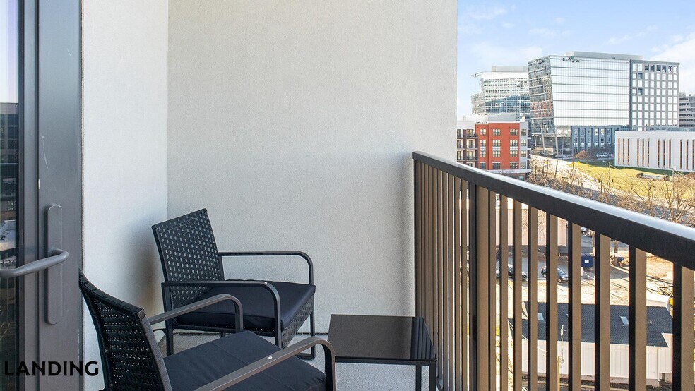 Building Photo - 1007 S Mint St