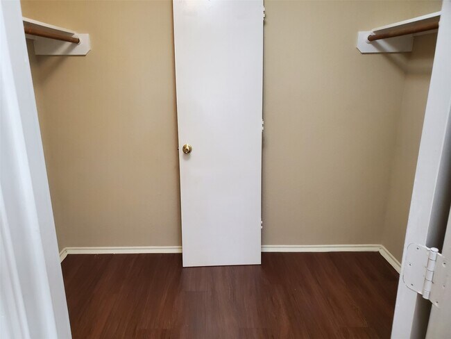 Building Photo - 16315 Lynn Crest Ct