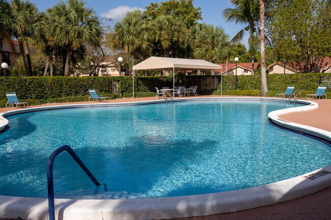 Building Photo - 2738 Carambola Cir S