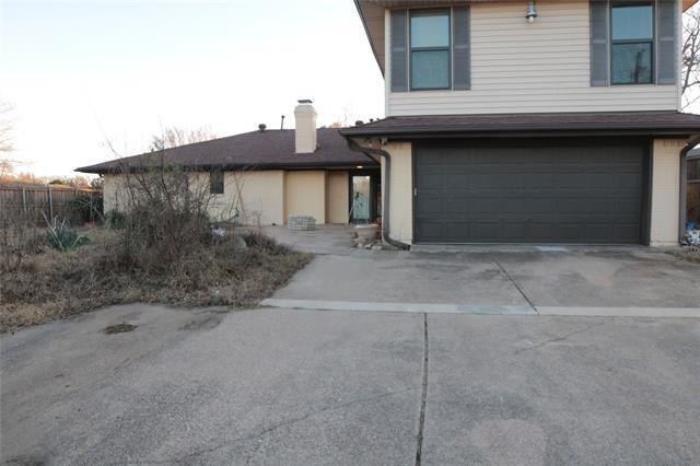 Building Photo - 1701 Midcrest Dr