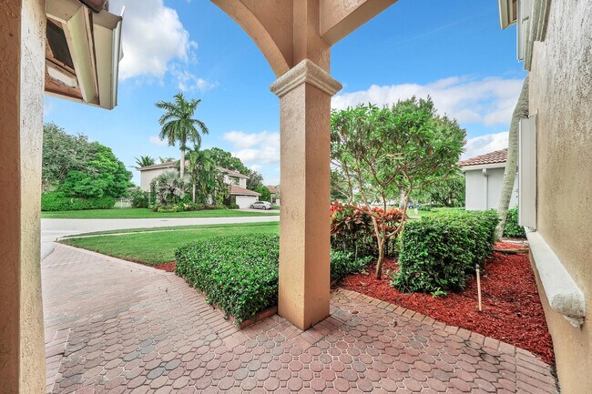 Building Photo - 5878 Bay Hill Cir