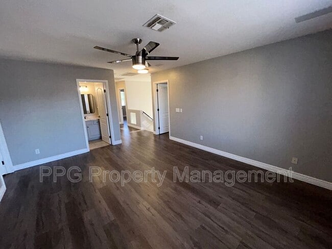 Building Photo - 4121 N Dania Ct