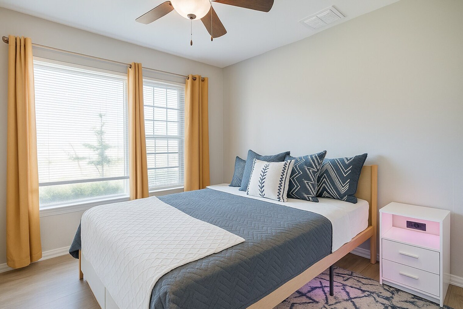 Building Photo - 214 Cactus St