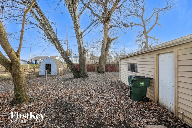 Building Photo - 415 E Courtland St