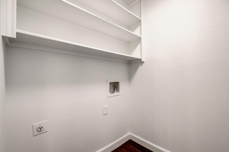 Building Photo - 4233 Glen Ridge Dr