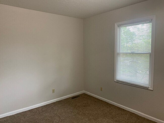 Building Photo - Available July 31st , 2026!!