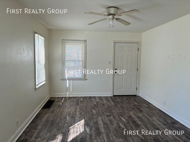 Building Photo - 714 Nordale Ave