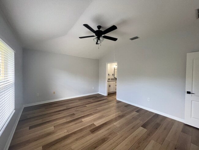 Building Photo - 31849 Turkeyhill Dr