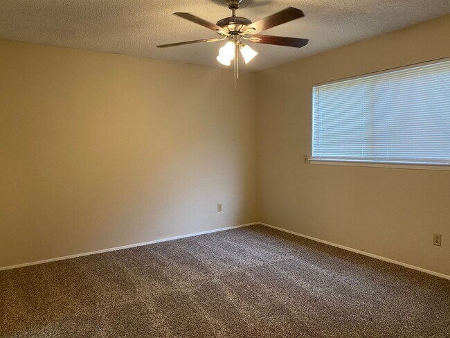 Building Photo - 12123 Stevens Ct