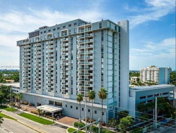 Primary Photo - 13499 Biscayne Blvd