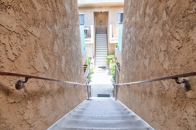 Building Photo - 1337 Berkeley St