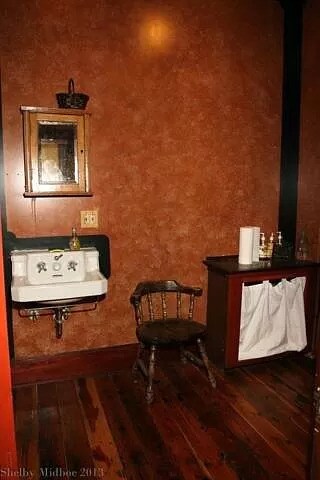 Building Photo - 314 N 1st St W