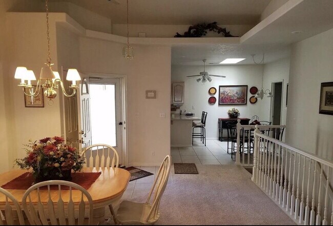 Building Photo - Furnished Quaint, Quiet Location, Centrally Located, 2 Bed 2.5 Bath