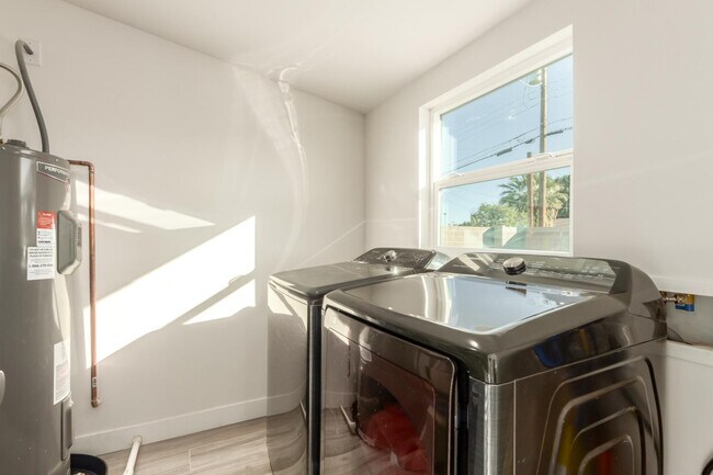 Building Photo - 6701 E Culver St