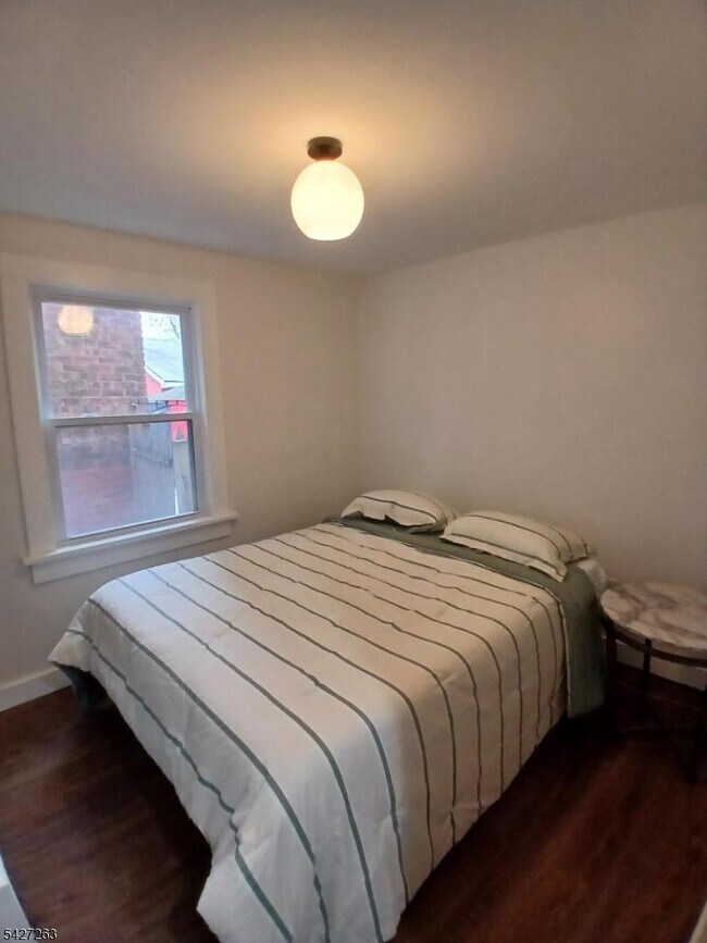 Building Photo - 17 Thomas St