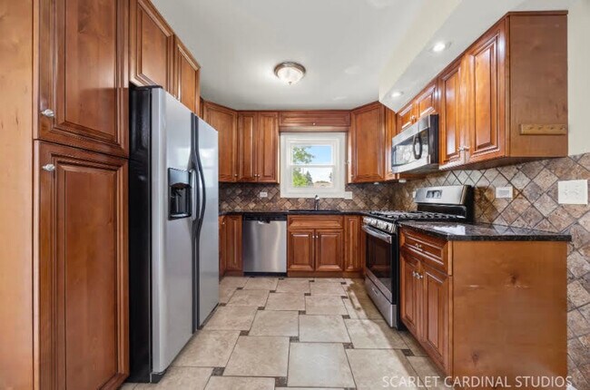 Building Photo - 235 Westbrook Cir