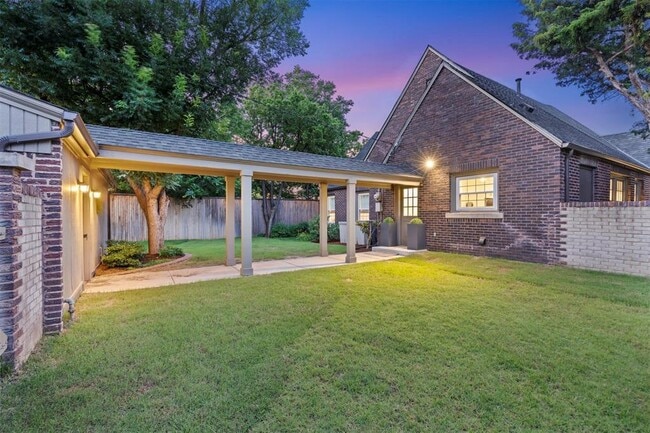 Building Photo - 1125 Park Manor Dr