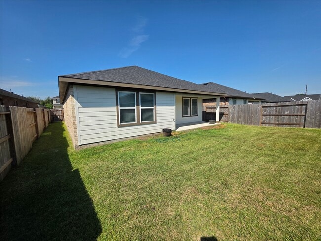 Building Photo - 4923 Edgewood Dr