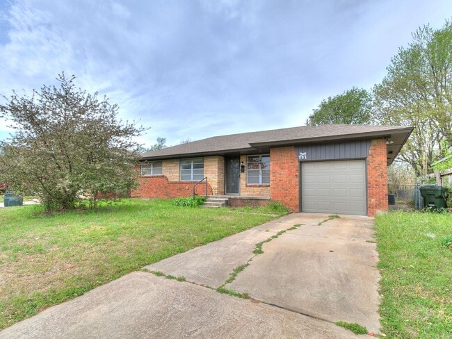 Building Photo - 721 E Bouse Dr