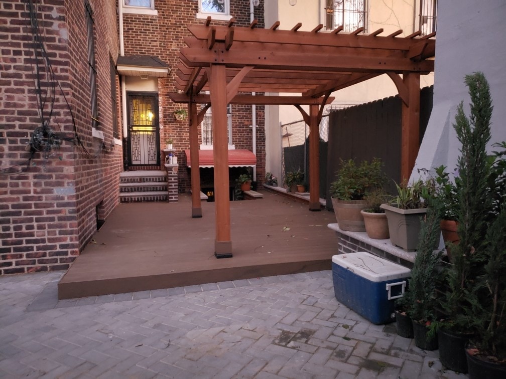 Backyard Access - 1071 Greene Ave