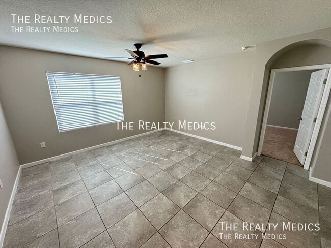 Building Photo - 1028 Salina St SE