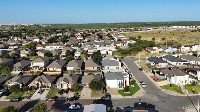 Building Photo - 1525 Cozumel Dr