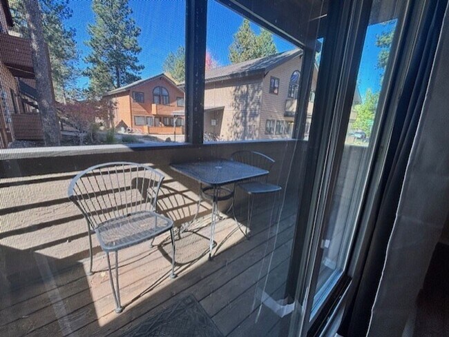 Building Photo - Lower Level Sunriver Condominium Unit - Po...