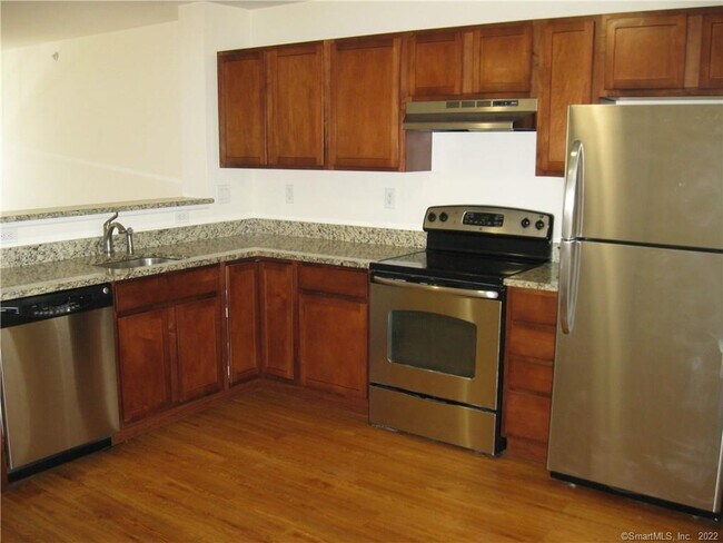 Primary Photo - 41 Grand St