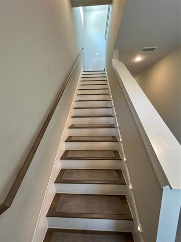 Building Photo - 1229 Clifftop Ln