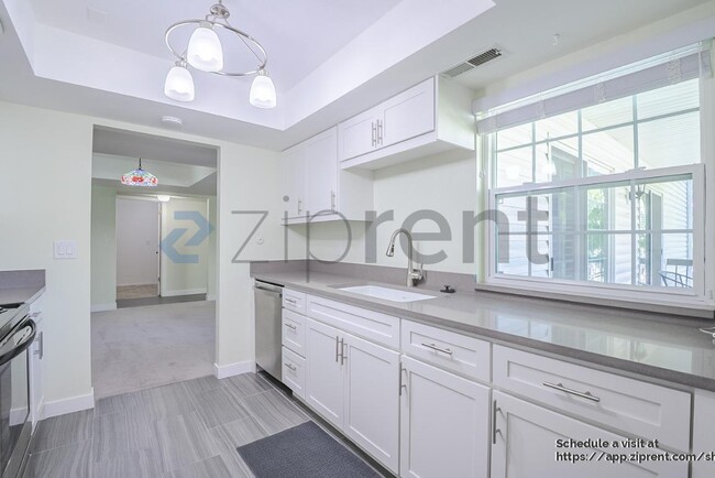 Building Photo - 640 E 3990 S