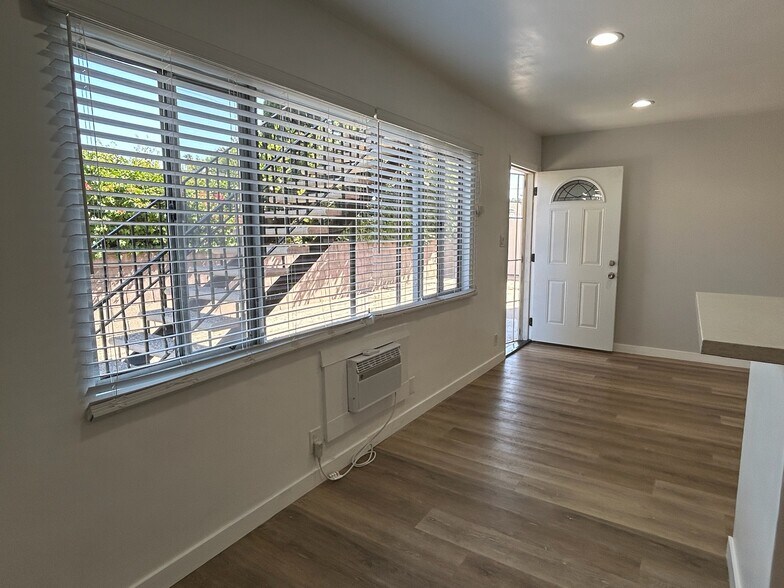 Building Photo - 3821 Rosemead Ave