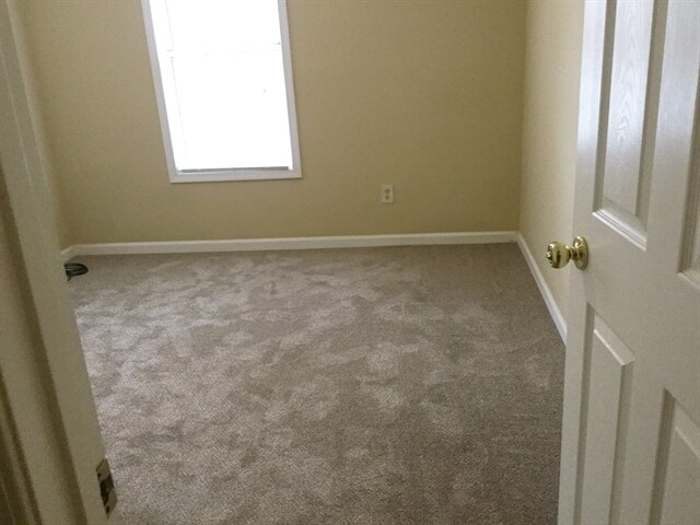 Building Photo - 570 Swan Creek Court