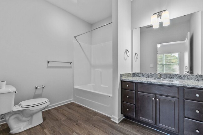 Building Photo - The Groves at 421 *Move In Special*