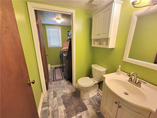 Building Photo - 4257 Duesenberg Dr