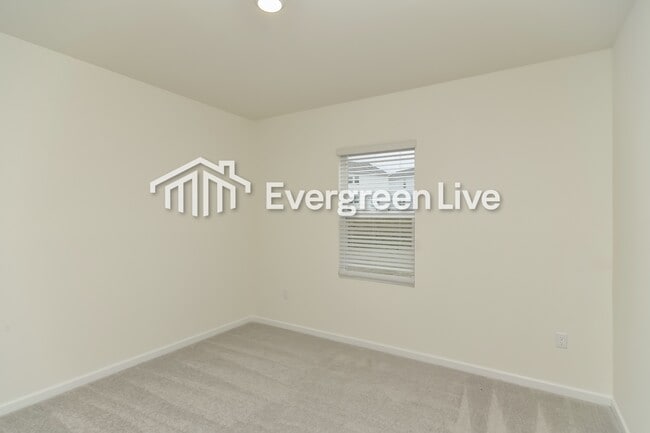 Building Photo - 154 Snowdrop Ave