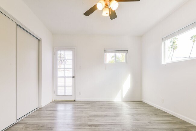 Building Photo - Ocean Avenue Duplex