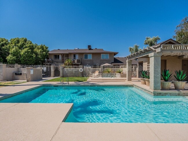 Building Photo - 1266 N 85th Pl