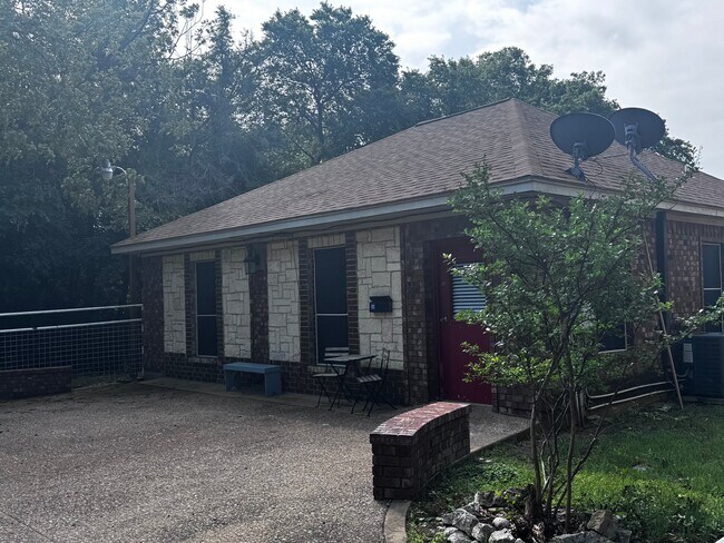 Building Photo - 5110 Ranchero Ln