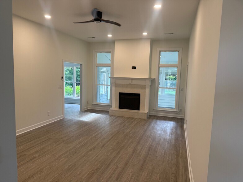Building Photo - 5703 Mossberg Ct