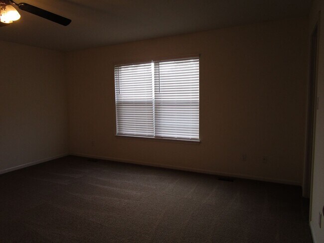 Building Photo - 3538-3540 Prescott Dr.