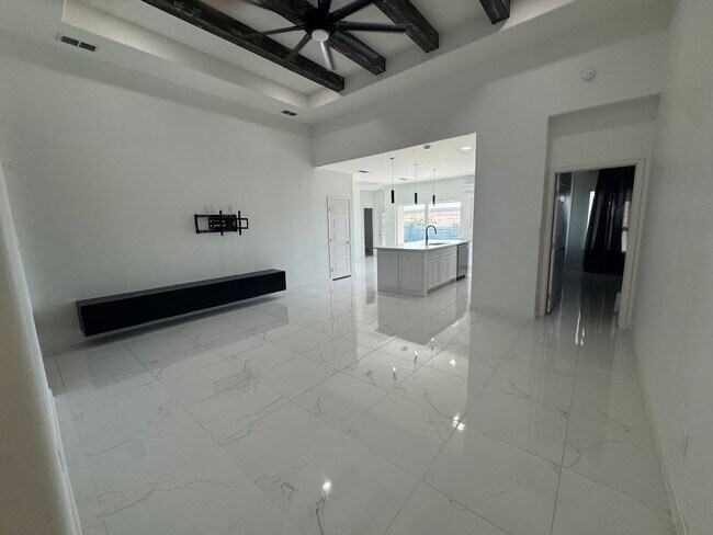 Building Photo - 1504 Ocaso Dr