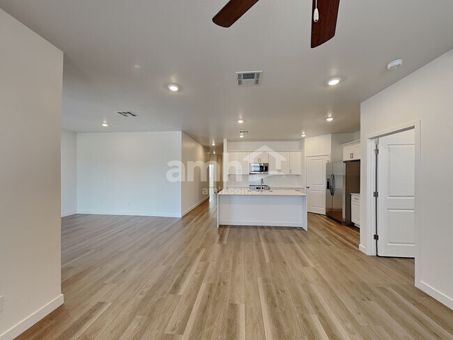 Building Photo - 20177 W Thomas Rd