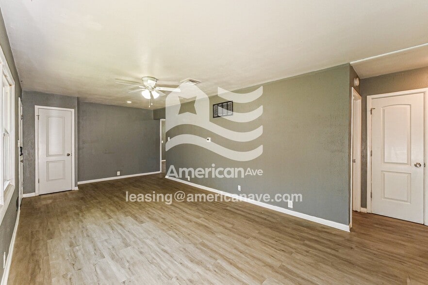 Building Photo - 7501 E 108th St