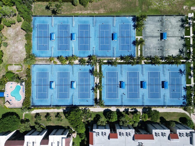 Building Photo - 955 Egret Cir