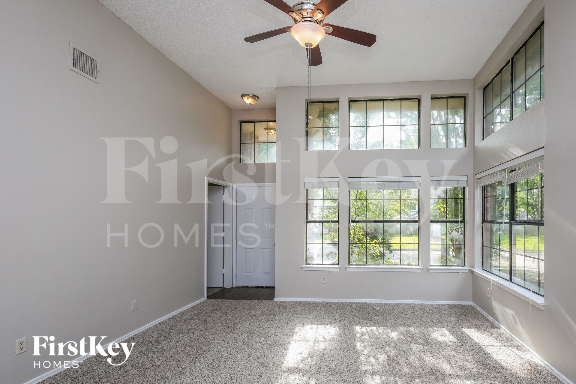 Building Photo - 6216 Fairlane Dr