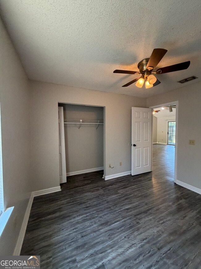 Building Photo - 411 Baltic Ct
