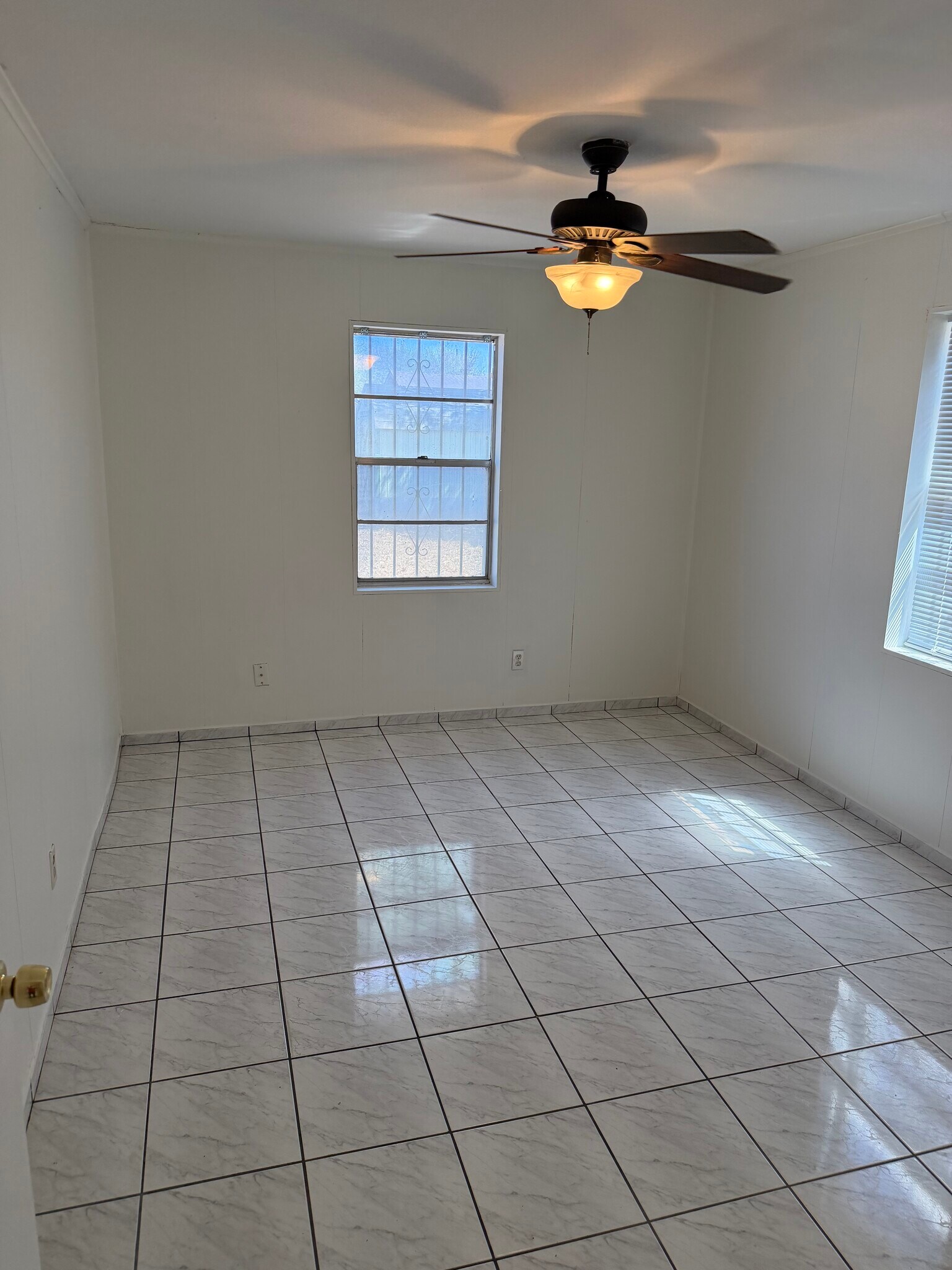 Building Photo - 1818 Joanna Ave