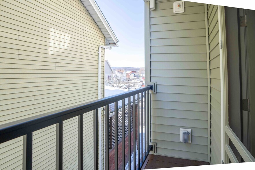 balcony view - 517 18th St